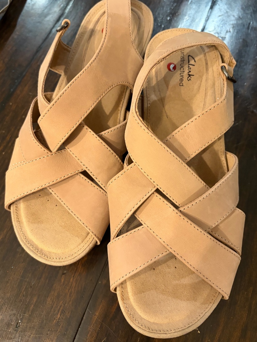 Clarks Unstructured Women’s Light Tan Cross-Strap Slingback wedge Sandals 8.5 - Picture 2 of 7